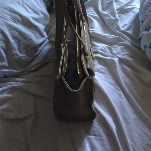 Olivia + Joy handbag - Picture 3 of 3